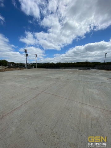 8-DİLOVASI TEPECİK’TE GENİŞ AÇIK ALANLI YENİ DEPO